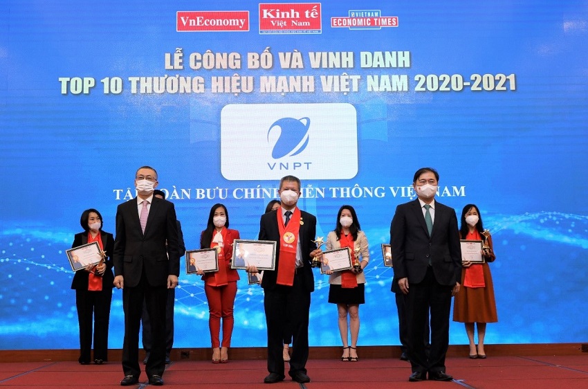 VNPT-duc-vinh-danh-trong-Top-10-thuong-hieu-manh-Viet-Nam-2020-2021.jpg