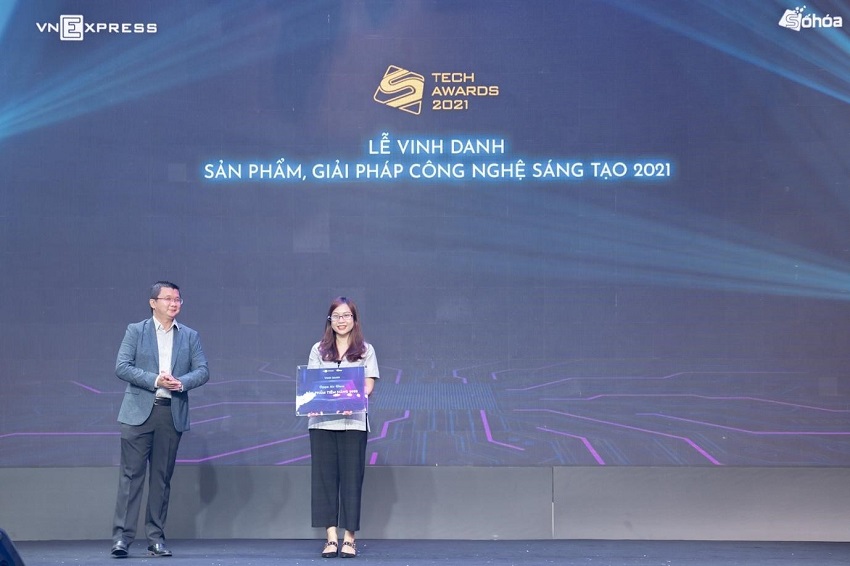 OPPO-Air-Glass-duc-vinh-danh-San-phm-tiem-nang-2022-tai-Giai-thung-San-phm-Cong-nghe-Sang-tao--Le-trao-giai-Tech-Awards-2021.jpg