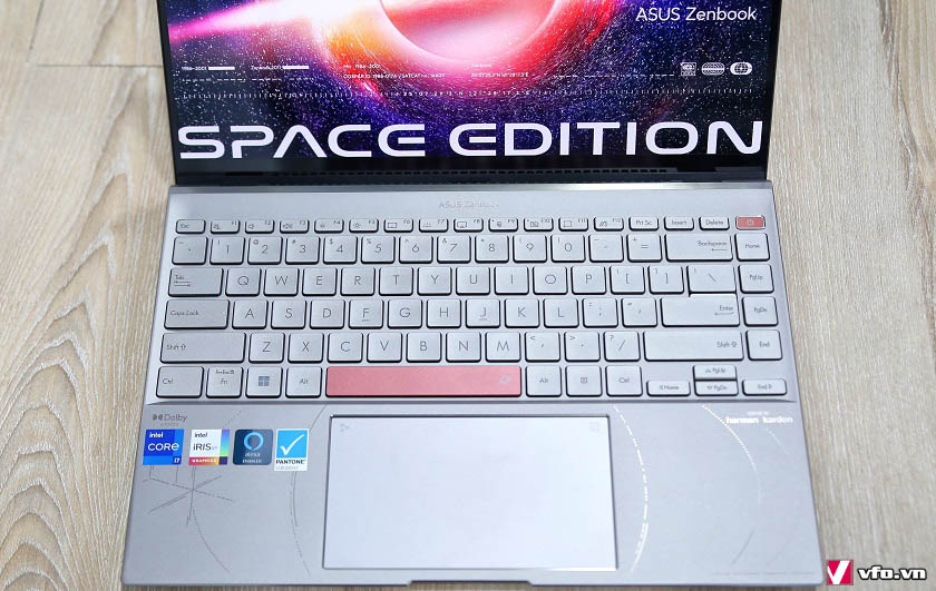 ZenBook-14X-Space-Edition---hinh-2.jpg