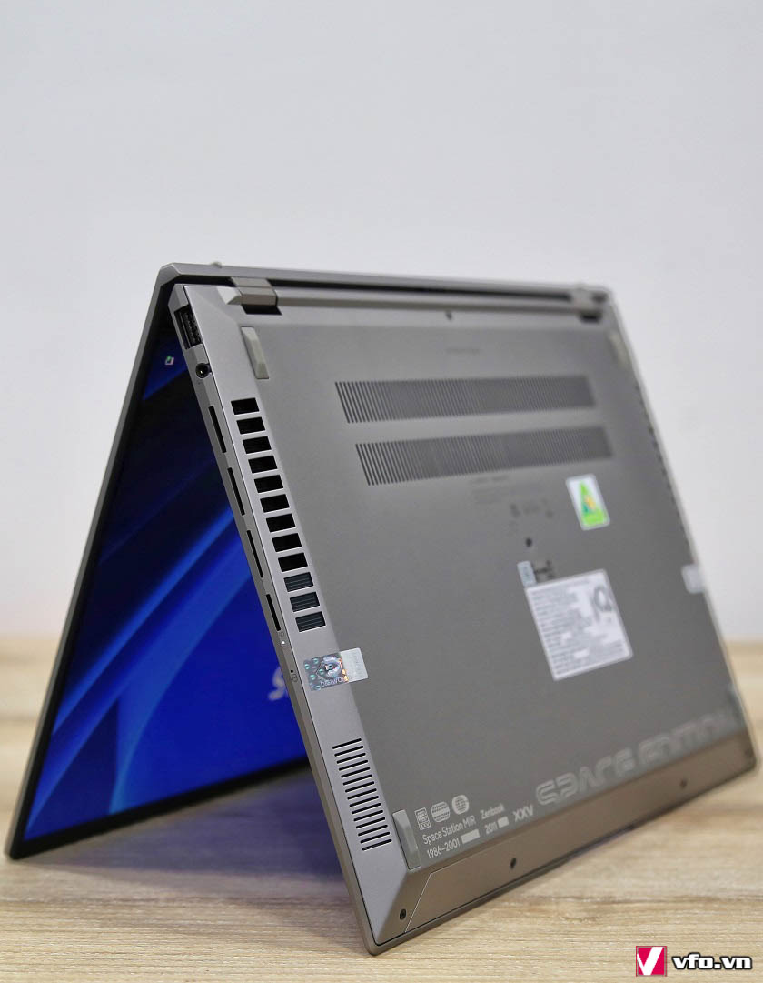 ZenBook-14X-Space-Edition---hinh-6.jpg