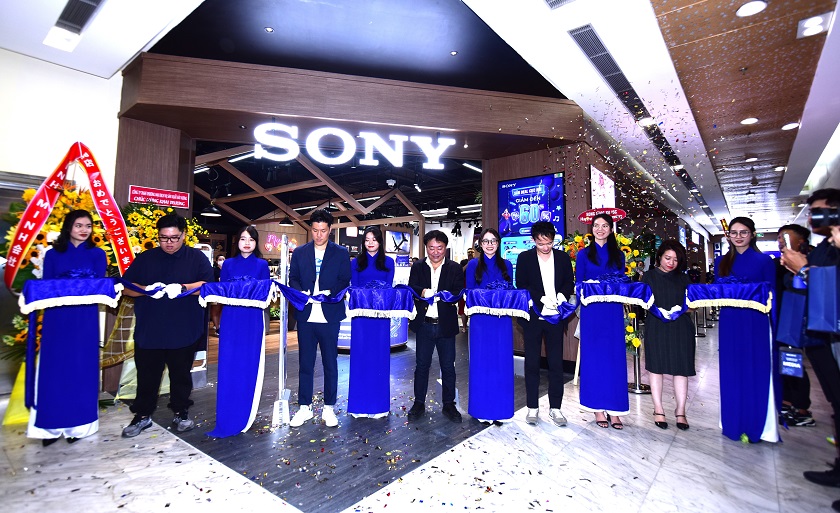 Sony-chinh-thc-khai-truong-Sony-Store-dau-tien-tai-thi-trung-Viet-Nam.jpg