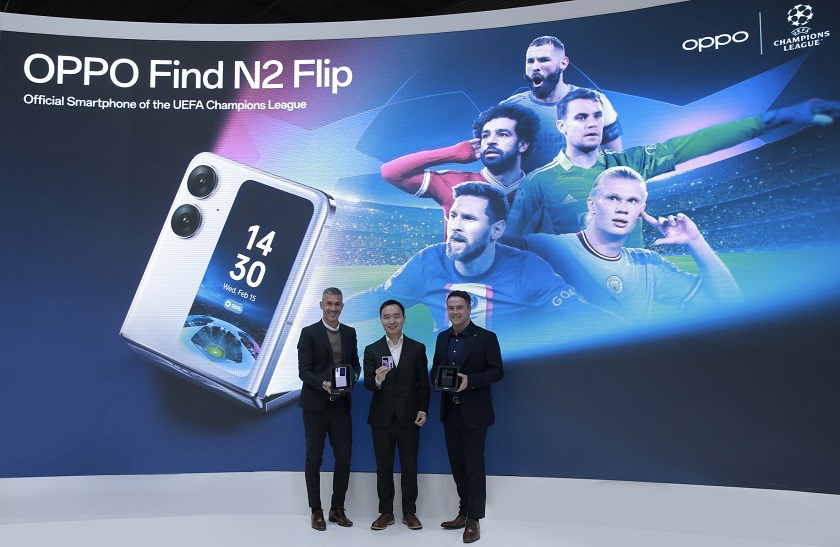 UEFA-Champions-League-Ambassadors-Michael-Owen-right-and-Luis-Garcia-left-become-the-first-global-users-of-OPPO-Find-N2-Flip.jpg