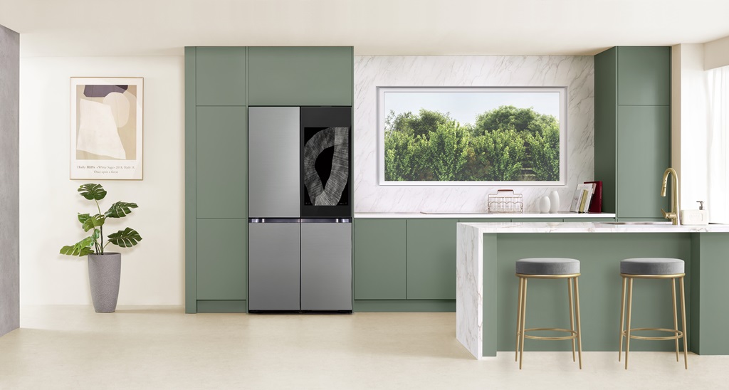 Kitchen-with-Bespoke-4-Door-Flex-Refrigerator-with-AI-Family-Hub.jpg