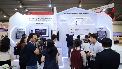 Cac-giai-phap-dien-mt-tri-ca-Huawei-tai-Solar--Storage-Live-Vietnam-2024.jpg