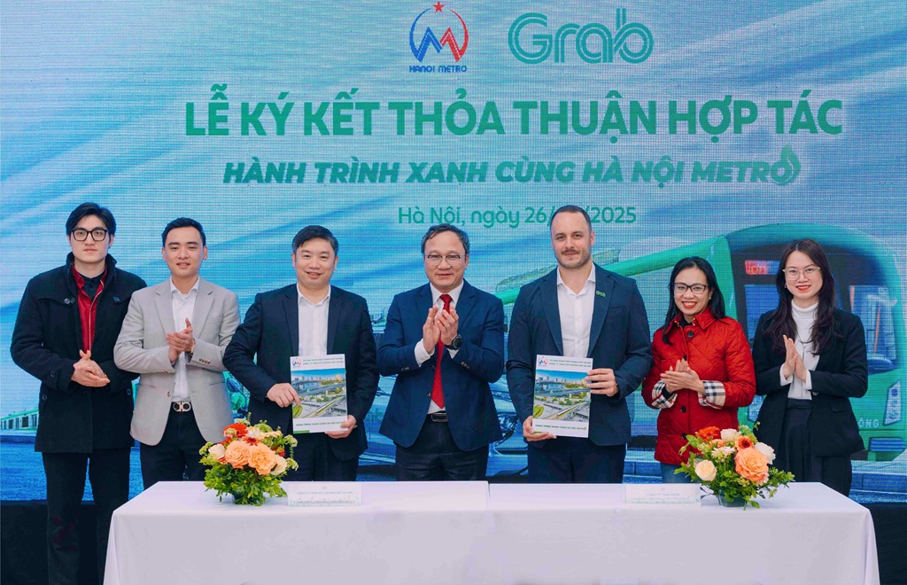 Grab-va-Metro-Ha-Noi.jpg